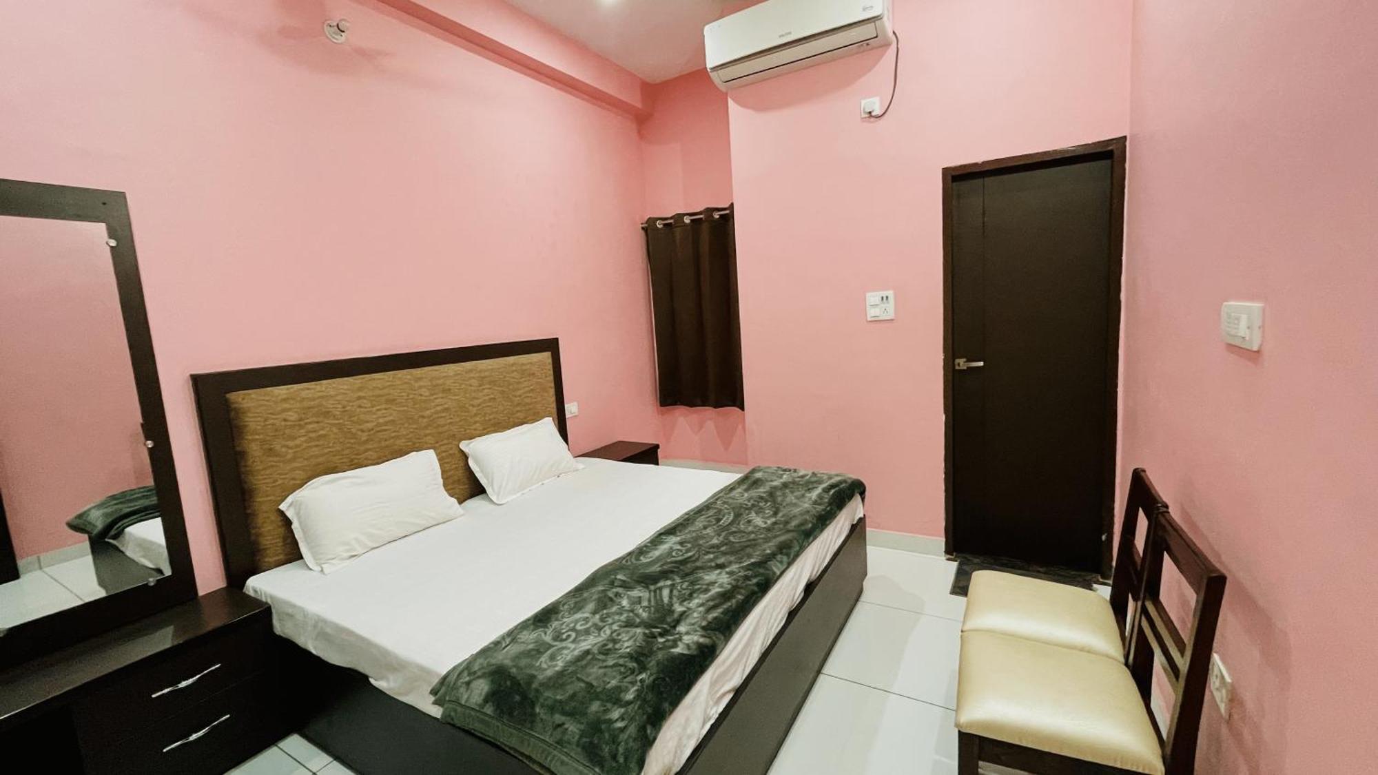 Bld Restaurant And Home Stay Dehradun Esterno foto